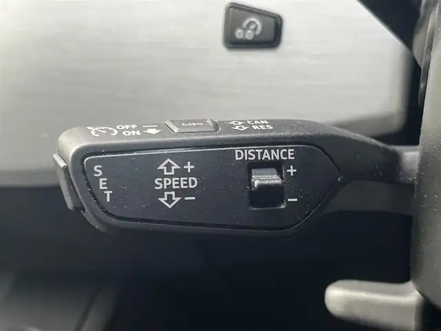 アウディ Ａ４ 40TDIクワトロ Sライン 静岡県 2022(令4)年 2.2万km ミトスブラックメタリック マトリクスLEDヘッドライト/ハーフレザーシート/電動リアゲート/サイドアシスト/バーチャルコックピット/MMI/(Bluetooth/CarPlay/フルセグ)/衝突被害軽減システム/360°カメラ/アダプティブクルーズコントロール/レーンキープアシスト/パーキングアシスト/メモリー付パワーシート/全席シートヒーター/アドバンストキー/ETC2.0/ドライブレコーダー/純正フロアマット/純正18インチアルミホイール/保証書/取扱説明書
