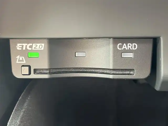 アウディ Ａ４ 40TDIクワトロ Sライン 静岡県 2022(令4)年 2.2万km ミトスブラックメタリック マトリクスLEDヘッドライト/ハーフレザーシート/電動リアゲート/サイドアシスト/バーチャルコックピット/MMI/(Bluetooth/CarPlay/フルセグ)/衝突被害軽減システム/360°カメラ/アダプティブクルーズコントロール/レーンキープアシスト/パーキングアシスト/メモリー付パワーシート/全席シートヒーター/アドバンストキー/ETC2.0/ドライブレコーダー/純正フロアマット/純正18インチアルミホイール/保証書/取扱説明書
