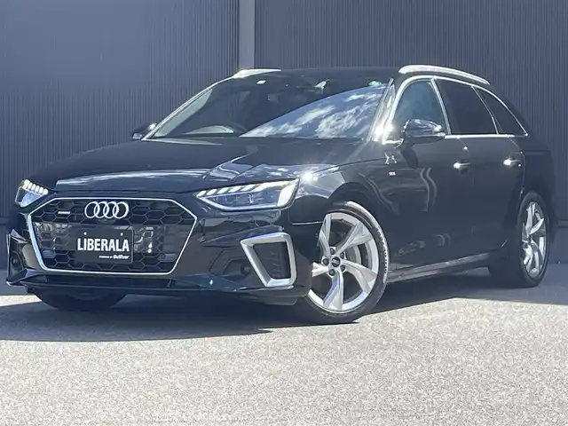 アウディ Ａ４ アバント 40TDIクワトロ Sライン 香川県 2022(令4)年 2.2万km ミトスブラックメタリック マトリクスLEDヘッドライト/ハーフレザーシート/電動リアゲート/サイドアシスト/バーチャルコックピット/MMI/(Bluetooth/CarPlay/フルセグ)/衝突被害軽減システム/360°カメラ/アダプティブクルーズコントロール/レーンキープアシスト/パーキングアシスト/メモリー付パワーシート/全席シートヒーター/アドバンストキー/ETC2.0/ドライブレコーダー/純正フロアマット/純正18インチアルミホイール/保証書/取扱説明書