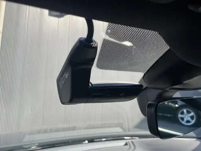 アウディ Ａ４ アバント 40TDIクワトロ Sライン 香川県 2022(令4)年 2.2万km ミトスブラックメタリック マトリクスLEDヘッドライト/ハーフレザーシート/電動リアゲート/サイドアシスト/バーチャルコックピット/MMI/(Bluetooth/CarPlay/フルセグ)/衝突被害軽減システム/360°カメラ/アダプティブクルーズコントロール/レーンキープアシスト/パーキングアシスト/メモリー付パワーシート/全席シートヒーター/アドバンストキー/ETC2.0/ドライブレコーダー/純正フロアマット/純正18インチアルミホイール/保証書/取扱説明書