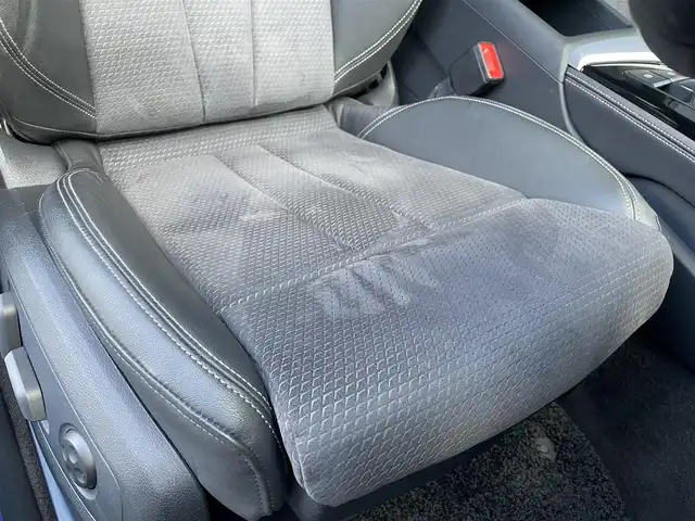 アウディ Ａ４ アバント 40TDIクワトロ Sライン 香川県 2022(令4)年 2.2万km ミトスブラックメタリック マトリクスLEDヘッドライト/ハーフレザーシート/電動リアゲート/サイドアシスト/バーチャルコックピット/MMI/(Bluetooth/CarPlay/フルセグ)/衝突被害軽減システム/360°カメラ/アダプティブクルーズコントロール/レーンキープアシスト/パーキングアシスト/メモリー付パワーシート/全席シートヒーター/アドバンストキー/ETC2.0/ドライブレコーダー/純正フロアマット/純正18インチアルミホイール/保証書/取扱説明書