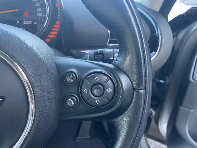 ＭＩＮＩ ミニ クラブマン クーパー 福岡県 2017(平29)年 6.8万km メルティングシルバーM ACC/コンフォートアクセス/純正ナビ/バックカメラ/オートラート/ミラー型ETC/前後ドラレコ