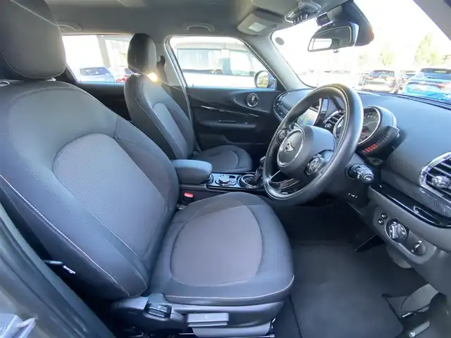 ＭＩＮＩ ミニ クラブマン クーパー 福岡県 2017(平29)年 6.8万km メルティングシルバーM ACC/コンフォートアクセス/純正ナビ/バックカメラ/オートラート/ミラー型ETC/前後ドラレコ