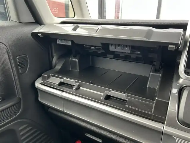 スズキ スペーシア ギア HYBRID XZ 千葉県 2019(平31)年 5.1万km ツールグリーンパールメタリック/ガンメタリック2トーンルーフ 社外SDナビ/(FM/AM/フルセグ/CD/DVD/Bluetooth)/全方位カメラ/衝突被害軽減システム/車線逸脱警報/両側パワースライドドア/横滑り防止装置/ビルトインETC/ドライブレコーダー/アイドリングストップ/LEDヘッドライト/フォグランプ/オートライト/ウィンカーミラー/電動格納ミラー/純正14インチAW/シートヒーター/シートリフター/プッシュスタート/スマートキー/スペアキー/フロアマット/取扱説明書/保証書