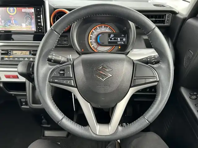 スズキ スペーシア ギア HYBRID XZ 千葉県 2019(平31)年 5.1万km ツールグリーンパールメタリック/ガンメタリック2トーンルーフ 社外SDナビ/(FM/AM/フルセグ/CD/DVD/Bluetooth)/全方位カメラ/衝突被害軽減システム/車線逸脱警報/両側パワースライドドア/横滑り防止装置/ビルトインETC/ドライブレコーダー/アイドリングストップ/LEDヘッドライト/フォグランプ/オートライト/ウィンカーミラー/電動格納ミラー/純正14インチAW/シートヒーター/シートリフター/プッシュスタート/スマートキー/スペアキー/フロアマット/取扱説明書/保証書