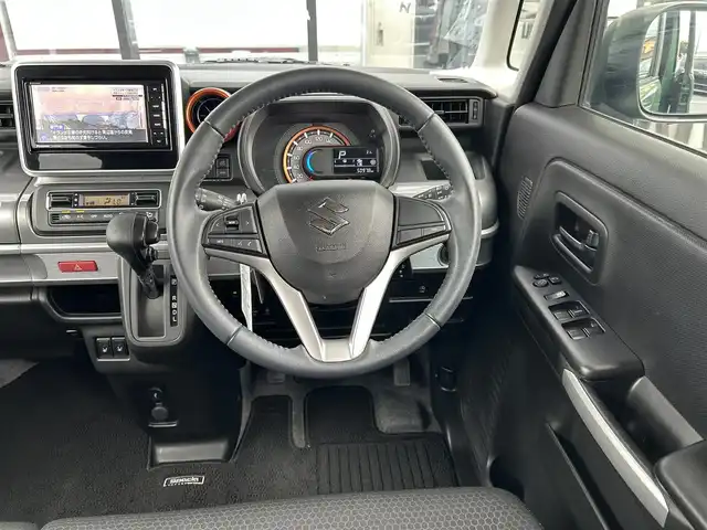 スズキ スペーシア ギア HYBRID XZ 千葉県 2019(平31)年 5.1万km ツールグリーンパールメタリック/ガンメタリック2トーンルーフ 社外SDナビ/(FM/AM/フルセグ/CD/DVD/Bluetooth)/全方位カメラ/衝突被害軽減システム/車線逸脱警報/両側パワースライドドア/横滑り防止装置/ビルトインETC/ドライブレコーダー/アイドリングストップ/LEDヘッドライト/フォグランプ/オートライト/ウィンカーミラー/電動格納ミラー/純正14インチAW/シートヒーター/シートリフター/プッシュスタート/スマートキー/スペアキー/フロアマット/取扱説明書/保証書