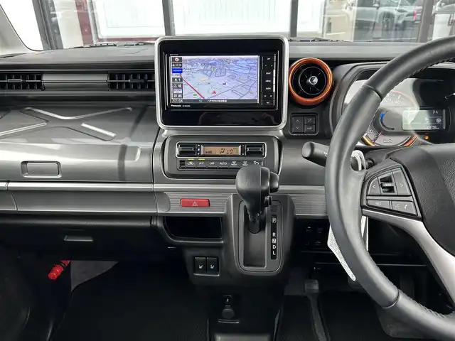 スズキ スペーシア ギア HYBRID XZ 千葉県 2019(平31)年 5.1万km ツールグリーンパールメタリック/ガンメタリック2トーンルーフ 社外SDナビ/(FM/AM/フルセグ/CD/DVD/Bluetooth)/全方位カメラ/衝突被害軽減システム/車線逸脱警報/両側パワースライドドア/横滑り防止装置/ビルトインETC/ドライブレコーダー/アイドリングストップ/LEDヘッドライト/フォグランプ/オートライト/ウィンカーミラー/電動格納ミラー/純正14インチAW/シートヒーター/シートリフター/プッシュスタート/スマートキー/スペアキー/フロアマット/取扱説明書/保証書