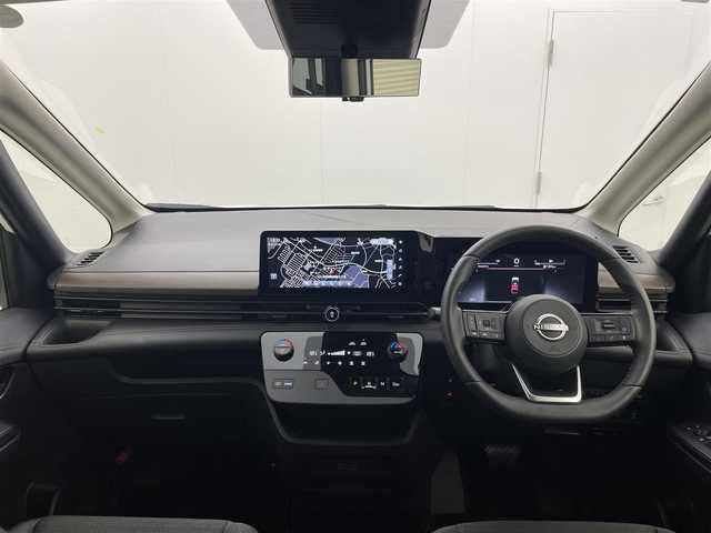 日産 セレナ e－パワー ハイウェイスター V 茨城県 2024(令6)年 0.9万km プリズムホワイト 12.3型NissanConnectナビゲーションシステム/アラウンドビューモニター/フルセグ/ワイヤレス充電器/インテリジェントルームミラー/プロパイロット/衝突被害軽減ブレーキ/車線逸脱抑制装置/オートマチックハイビーム/BSI/ソナー/両側電動スライドドア/ETC2.0/ドラレコ/純正15インチAW/LEDヘッドライト/スマートキー