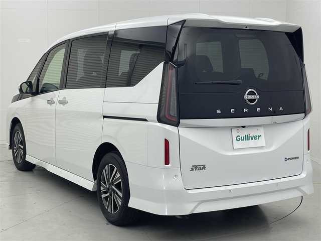日産 セレナ e－パワー ハイウェイスター V 茨城県 2024(令6)年 0.9万km プリズムホワイト 12.3型NissanConnectナビゲーションシステム/アラウンドビューモニター/フルセグ/ワイヤレス充電器/インテリジェントルームミラー/プロパイロット/衝突被害軽減ブレーキ/車線逸脱抑制装置/オートマチックハイビーム/BSI/ソナー/両側電動スライドドア/ETC2.0/ドラレコ/純正15インチAW/LEDヘッドライト/スマートキー