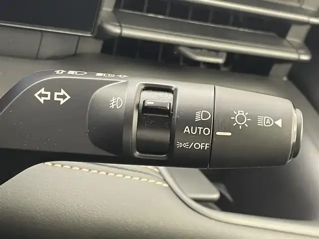 日産 セレナ e－パワー ハイウェイスター V 茨城県 2024(令6)年 0.9万km プリズムホワイト 12.3型NissanConnectナビゲーションシステム/アラウンドビューモニター/フルセグ/ワイヤレス充電器/インテリジェントルームミラー/プロパイロット/衝突被害軽減ブレーキ/車線逸脱抑制装置/オートマチックハイビーム/BSI/ソナー/両側電動スライドドア/ETC2.0/ドラレコ/純正15インチAW/LEDヘッドライト/スマートキー