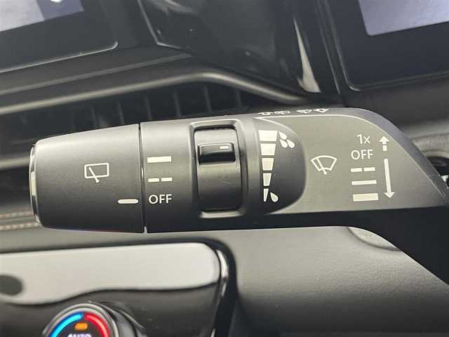 日産 セレナ e－パワー ハイウェイスター V 茨城県 2024(令6)年 0.9万km プリズムホワイト 12.3型NissanConnectナビゲーションシステム/アラウンドビューモニター/フルセグ/ワイヤレス充電器/インテリジェントルームミラー/プロパイロット/衝突被害軽減ブレーキ/車線逸脱抑制装置/オートマチックハイビーム/BSI/ソナー/両側電動スライドドア/ETC2.0/ドラレコ/純正15インチAW/LEDヘッドライト/スマートキー