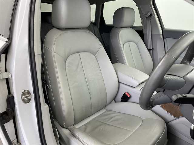 アウディ Ａ６ アバント 2．8 FSI クワトロ 福井県 2012(平24)年 8.3万km 白 純正ナビゲーション/【AM/FM/CD/Bluetooth/フルセグTV】/バックカメラ/ETC/パワーシート（運転席/助手席）/シートヒーター（運転席/助手席））/本革シート（グレー）/電動リアゲート/クルーズコントロール（追従なし）/コーナーセンサー（前後）/プッシュスタート/スマートキー/オートライト/LEDヘッドライド/アイドリングストップ/MTモード付AT/取扱説明書