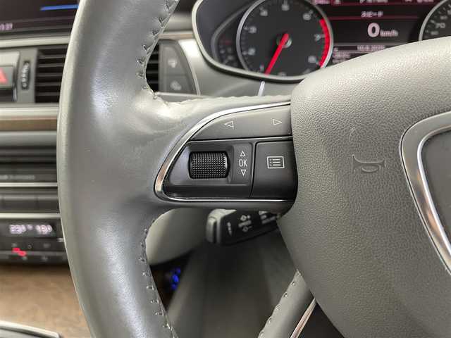 アウディ Ａ６ アバント 2．8 FSI クワトロ 福井県 2012(平24)年 8.3万km 白 純正ナビゲーション/【AM/FM/CD/Bluetooth/フルセグTV】/バックカメラ/ETC/パワーシート（運転席/助手席）/シートヒーター（運転席/助手席））/本革シート（グレー）/電動リアゲート/クルーズコントロール（追従なし）/コーナーセンサー（前後）/プッシュスタート/スマートキー/オートライト/LEDヘッドライド/アイドリングストップ/MTモード付AT/取扱説明書