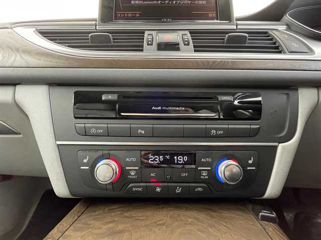 アウディ Ａ６ アバント 2．8 FSI クワトロ 福井県 2012(平24)年 8.3万km 白 純正ナビゲーション/【AM/FM/CD/Bluetooth/フルセグTV】/バックカメラ/ETC/パワーシート（運転席/助手席）/シートヒーター（運転席/助手席））/本革シート（グレー）/電動リアゲート/クルーズコントロール（追従なし）/コーナーセンサー（前後）/プッシュスタート/スマートキー/オートライト/LEDヘッドライド/アイドリングストップ/MTモード付AT/取扱説明書