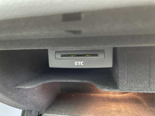 アウディ Ａ６ アバント 2．8 FSI クワトロ 福井県 2012(平24)年 8.3万km 白 純正ナビゲーション/【AM/FM/CD/Bluetooth/フルセグTV】/バックカメラ/ETC/パワーシート（運転席/助手席）/シートヒーター（運転席/助手席））/本革シート（グレー）/電動リアゲート/クルーズコントロール（追従なし）/コーナーセンサー（前後）/プッシュスタート/スマートキー/オートライト/LEDヘッドライド/アイドリングストップ/MTモード付AT/取扱説明書
