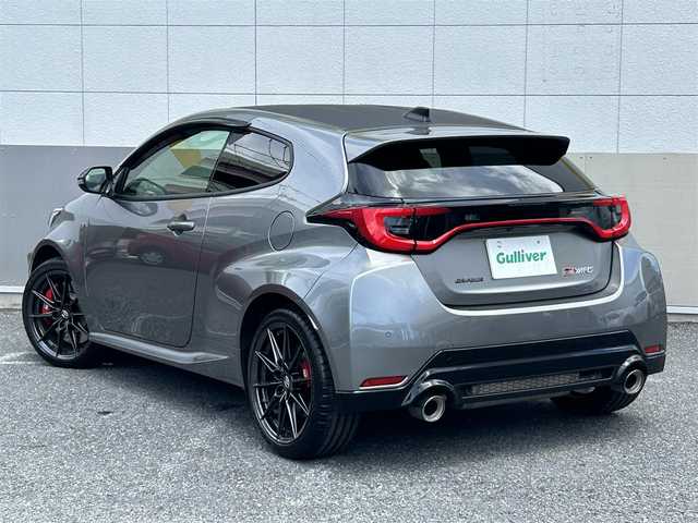 トヨタ ＧＲヤリス RZ ハイパフォーマンス 東京都 2025(令7)年 0.1万km グレー ワンオーナー/純正ディスプレイオーディオナビ/　フルセグTV/AppleCarPlay/FM/AM/バックカメラ/JBLプレミアムサウンドシステム/コンフォートパッケージ/サブラジエーター＋コールドエアーインテークダクト/プリクラッシュセーフティ/レーントレーシングアシスト/レーダークルーズコントロール/オートマチックハイビーム/発進遅れ告知/ブラインドスポットモニター/純正18インチBBSアルミホイール/カーボン調ルーフ/GR-FOURロゴ入空冷インタークーラー/ハーフレザーシート/シートヒーター/ETC2.0/LEDヘッドライト/オートライト/アルミペダル/GRレッドブレーキキャリパー/パドルシフト/ステアリングスイッチ/革巻きステアリングホイール/革巻きシフトノブ/革巻きパーキングブレーキ/プッシュスタート/スマートキー/トノカバー/電動格納ミラー/ウインカーミラー/GRスポーツフロアマット/GRスポーツサイドバイザー/保証書/取扱説明書/スペアキー