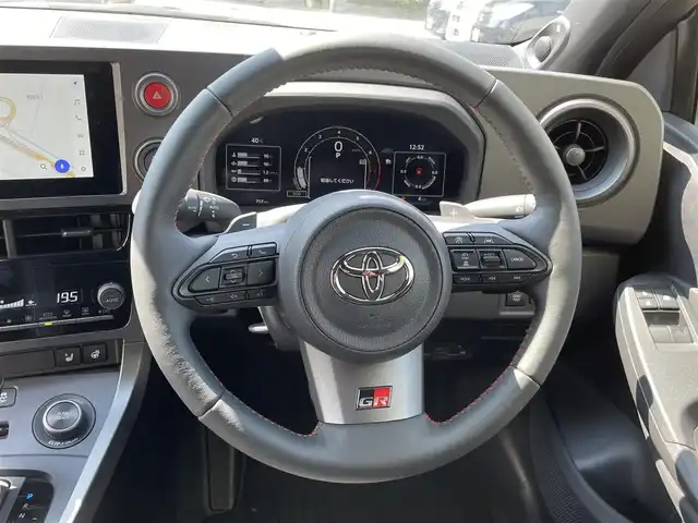トヨタ ＧＲヤリス RZ ハイパフォーマンス 東京都 2025(令7)年 0.1万km グレー ワンオーナー/純正ディスプレイオーディオナビ/　フルセグTV/AppleCarPlay/FM/AM/バックカメラ/JBLプレミアムサウンドシステム/コンフォートパッケージ/サブラジエーター＋コールドエアーインテークダクト/プリクラッシュセーフティ/レーントレーシングアシスト/レーダークルーズコントロール/オートマチックハイビーム/発進遅れ告知/ブラインドスポットモニター/純正18インチBBSアルミホイール/カーボン調ルーフ/GR-FOURロゴ入空冷インタークーラー/ハーフレザーシート/シートヒーター/ETC2.0/LEDヘッドライト/オートライト/アルミペダル/GRレッドブレーキキャリパー/パドルシフト/ステアリングスイッチ/革巻きステアリングホイール/革巻きシフトノブ/革巻きパーキングブレーキ/プッシュスタート/スマートキー/トノカバー/電動格納ミラー/ウインカーミラー/GRスポーツフロアマット/GRスポーツサイドバイザー/保証書/取扱説明書/スペアキー