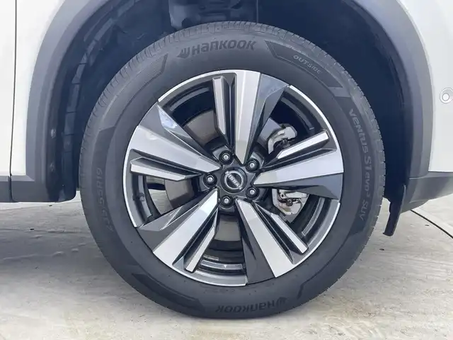 日産 エクストレイル G e－4ORCE 群馬県 2023(令5)年 3.4万km ブリリアントホワイトパール/スーパーブラック 2トーン 純正１２．３型ナビ　全周囲カメラ　デジタルインナーミラー　レザーシート　前席シートヒーター　置くだけ充電　プロパイロット　アダプティブクルーズコントロール　ＨＵＤ　衝突被害軽減ブレーキ　ＢＳＭ　禁煙