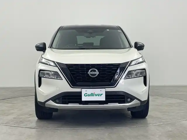 日産 エクストレイル G e－4ORCE 群馬県 2023(令5)年 3.4万km ブリリアントホワイトパール/スーパーブラック 2トーン 純正１２．３型ナビ　全周囲カメラ　デジタルインナーミラー　レザーシート　前席シートヒーター　置くだけ充電　プロパイロット　アダプティブクルーズコントロール　ＨＵＤ　衝突被害軽減ブレーキ　ＢＳＭ　禁煙