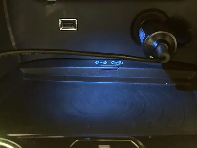 プジョー ５００８ GT ブルーHDi 熊本県 2020(令2)年 2.6万km エメラルドクリスタル ・スマートキー/・プッシュスタート/・パノラマサンルーフ /・アクティブセーフティブレーキ/・疲労検知/・ディレクショナルヘッドライト/・インテリジェントハイビーム/・レーンキープアシスト/・パーキングセンサー/・ブラインドスポットモニター/・ハーフレザーシート/・D席パワーシート/・前席シートヒーター /・純正ディスプレイオーディオ/　【Bluetooth・USB・AppleCarPlay・AndroidAuto】/・バックカメラ/・左サイドカメラ/・ETC/・ドライブレコーダー(前方録画)/・パワーバックドア/・LEDヘッドランプ/・LEDフォグランプ/・純正マット/・保証書/取説