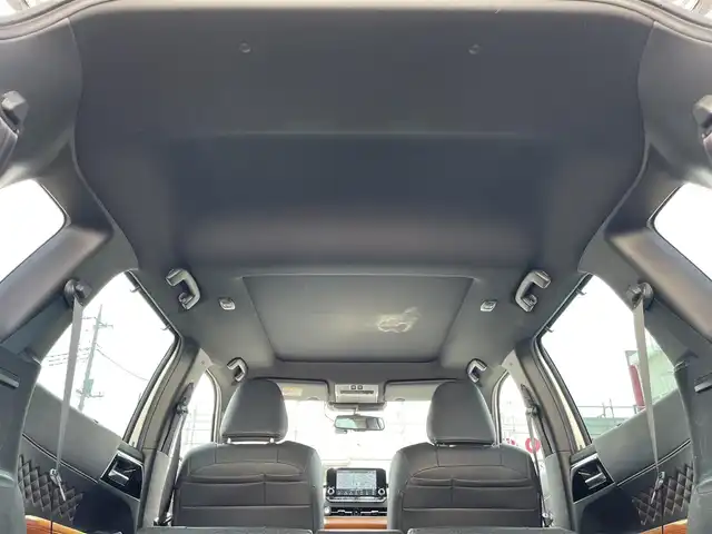 三菱 アウトランダー ＰＨＥＶ P 群馬県 2022(令4)年 7.2万km スターリングシルバーM サンルーフ　/純正ナビ　/全周囲カメラ　/フルセグ・Ｂｌｕｅｔｏｏｔｈ　/マイパイロット　/シートヒーター　/アダクティブクルーズコントロール　/電動リアドア　/ドライブレコーダー　/ＥＴＣ２．０　/レーンアシスト　/ハーフレザー/純正フロアマット