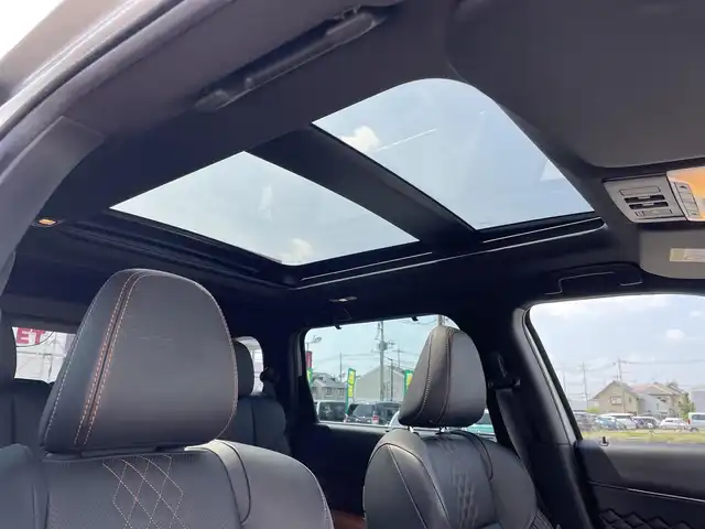 三菱 アウトランダー ＰＨＥＶ P 群馬県 2022(令4)年 7.2万km スターリングシルバーM サンルーフ　/純正ナビ　/全周囲カメラ　/フルセグ・Ｂｌｕｅｔｏｏｔｈ　/マイパイロット　/シートヒーター　/アダクティブクルーズコントロール　/電動リアドア　/ドライブレコーダー　/ＥＴＣ２．０　/レーンアシスト　/ハーフレザー/純正フロアマット