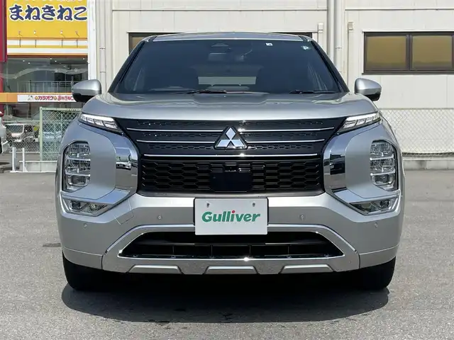 三菱 アウトランダー ＰＨＥＶ P 群馬県 2022(令4)年 7.2万km スターリングシルバーM サンルーフ　/純正ナビ　/全周囲カメラ　/フルセグ・Ｂｌｕｅｔｏｏｔｈ　/マイパイロット　/シートヒーター　/アダクティブクルーズコントロール　/電動リアドア　/ドライブレコーダー　/ＥＴＣ２．０　/レーンアシスト　/ハーフレザー/純正フロアマット