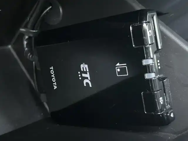 トヨタ ８６ GT リミテッド ブラックPKG 大阪府 2018(平30)年 2.1万km クリスタルホワイトパール ナビ　/フルセグ　/Ｂｌｕｅｔｏｏｔｈ　/バックカメラ　/ハーフレザーシート　/シートヒーター　/ブレンボキャリパー/ドライブレコーダー/クルーズコントロール　/ＬＥＤヘッドライト　/オートライト　/純正マット　/バイザー　/ＥＴＣ
