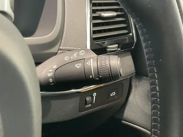 ボルボ ボルボ ＸＣ９０ B6 AWD インスクリプション 熊本県 2022(令4)年 3.1万km ぺブルグレー ・スマートキー/・プッシュスタート/・パノラマサンルーフ /・City Safety/・レーンキープエイド/・ロードサインインフォメーション/・ドライバーアラート/・パーキングアシスト/・クロストラフィックモニター/・車間警告/・ブラインドスポットモニター/・アクティブ・ベンディング・ライト/・衝突回避/・オートハイビーム/・クルーズコントロール(追従式)/・茶革シート/・前席パワーシート/・前席エアシート /・４席シートヒーター /・ハンドルヒーター /・純正メモリナビ/　【Bluetooth・USB・AppleCarPlay・AndroidAuto】/・Bowers&Wilkinsサウンドシステム/・フルセグTV/・全方位カメラ/・ワイヤレス充電/・ヘッドアップディスプレイ/・ETC/・パワーバックドア/・LEDヘッドランプ/・LEDフォグランプ/・純正マット/・保証書/取説