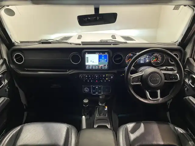 クライスラー・ジープ ジープ ラングラー アンリミテッド サハラ ローンチエディション 愛知県 2019(平31)年 6.3万km ブライトホワイト 純正ナビ　/Ｂｌｕｅｔｏｏｔｈ　/フルセグＴＶ　/バックカメラ　/コーナーセンサー　/クルーズコントロール　/ブラインドスポットモニター　/シートヒーター/ハンドルヒーター/ＬＥＤヘッドライト/ＤＳＲＣＥＴＣ　/オートライト/プッシュスタート/アイドリングストップ