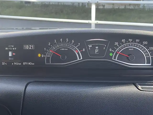 ホンダ Ｎ ＢＯＸ カスタム L スタイル+ブラック 和歌山県 2022(令4)年 7.2万km メテオロイドグレーメタリック 社外9インチナビ（AVIC-RQ912）/バックカメラ/フルセグTV/衝突軽減ブレーキ/レーンキープアシスト/後方コーナーセンサー/オートライト/レーダークルコン/フリップダウンモニター（TVW-FW1020）/ビルトインETC/ドラレコ/両側パワスラ/シートヒーター/シーケンシャルヘッドライト/LEDヘッドライト/フォグランプ/電動パーキング/プッシュスタート