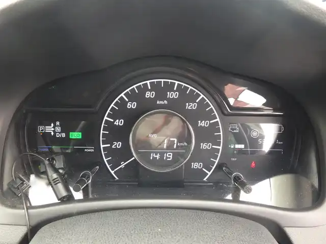 日産 ノート e－パワー X 千葉県 2017(平29)年 5.4万km ブリリアントホワイトパール エマージェンシーブレーキ/社外メモリーナビ/ワンセグTV/【DVD/CD再生機能　Bluetooth接続】/アラウンドビューモニター/ドライブレコーダー/ETC/LEDヘッドライト/ウインカーミラー/コーナーセンサー/インテリジェントキー