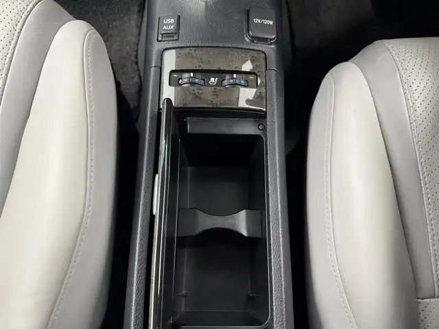 レクサス ＨＳ 250h バージョンI 愛知県 2009(平21)年 4.2万km ブラックオパールマイカ ・純正ナビ/フルセグTV/（CD/DVD再生可能）/・バックカメラ/・クルーズコントロール/・ホワイトレザーシート/（電動/ヒーター/ベンチレーター）/・純正１７インチAW/215/55/R17/・木目調コンビステアリング/・ステアリングスイッチ/・ビルトインETC/・純正フロアマット/・スマートキー/・プッシュスタート/・ドアバイザー/・オートライト