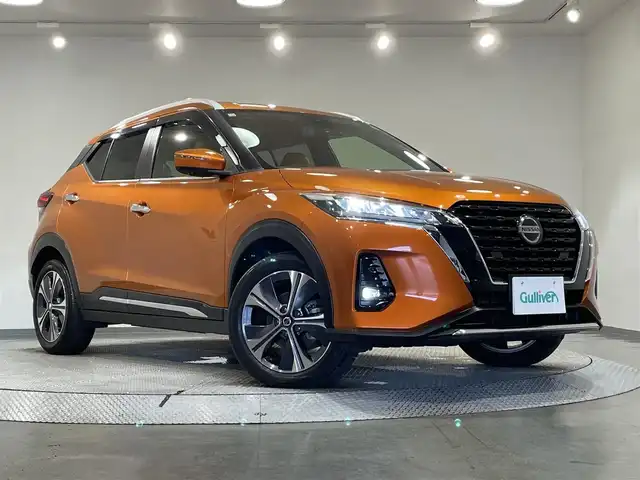 日産 キックス X ツートーンインテリアED 愛知県 2020(令2)年 4.6万km プレミアムコロナオレンジ 純正９インチナビ　/（AM/FM/SD/フルセグTV/Bluetooth/CD・DVD再生）/アラウンドビューモニター　/プロパイロット　/衝突軽減ブレーキ　/ビルトインＥＴＣ　/シートヒーター　/ドライブレコーダー/ステアリングヒーター　/デジタルインナーミラー　/コーナーセンサー　/LEDヘッドライト/LEDフォグランプ/車線逸脱警報/ハンドル支援/SOSコール/純正フロアマット