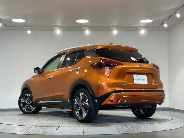 日産 キックス X ツートーンインテリアED 愛知県 2020(令2)年 4.6万km プレミアムコロナオレンジ 純正９インチナビ　/（AM/FM/SD/フルセグTV/Bluetooth/CD・DVD再生）/アラウンドビューモニター　/プロパイロット　/衝突軽減ブレーキ　/ビルトインＥＴＣ　/シートヒーター　/ドライブレコーダー/ステアリングヒーター　/デジタルインナーミラー　/コーナーセンサー　/LEDヘッドライト/LEDフォグランプ/車線逸脱警報/ハンドル支援/SOSコール/純正フロアマット