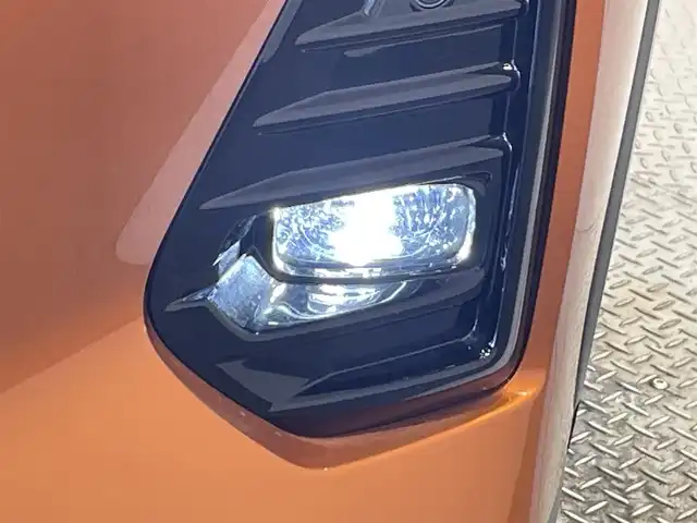 日産 キックス X ツートーンインテリアED 愛知県 2020(令2)年 4.6万km プレミアムコロナオレンジ 純正９インチナビ　/（AM/FM/SD/フルセグTV/Bluetooth/CD・DVD再生）/アラウンドビューモニター　/プロパイロット　/衝突軽減ブレーキ　/ビルトインＥＴＣ　/シートヒーター　/ドライブレコーダー/ステアリングヒーター　/デジタルインナーミラー　/コーナーセンサー　/LEDヘッドライト/LEDフォグランプ/車線逸脱警報/ハンドル支援/SOSコール/純正フロアマット