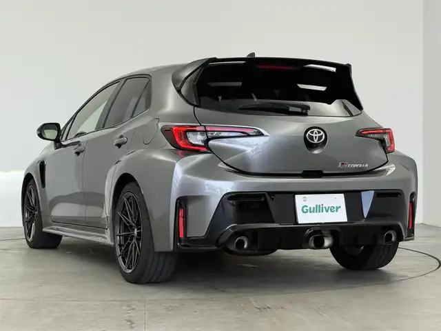 トヨタ ＧＲカローラ RZ 愛知県 2024(令6)年 3万km グレー 6MT車/4WD/ターボ/GR仕様車/　　・リヤスポイラー/　　・専用ブレーキキャリパー/　　・専用フロアマット/トヨタセーフティセンス/　　・プリクラッシュセーフティ/　　・レーダークルーズコントロール/　　・レーントレーシングアシスト/　　・レーンディバーチャーアラート/　　・オートマチックハイビーム/純正10.5インチナビ/　　BT/フルセグ/JBLサウンドシステム/バックカメラ/ビルトインETC2.0/革巻きステアリング/ステアリングリモコン/ステアリングヒーター/ハーフレザーシート/シートヒーター/純正LEDヘッドライト/フォグランプ/純正18インチアルミホイール