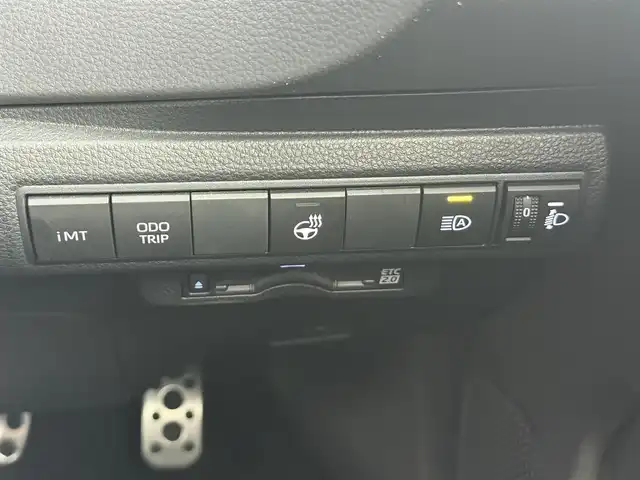 トヨタ ＧＲカローラ RZ 愛知県 2024(令6)年 3万km グレー 6MT車/4WD/ターボ/GR仕様車/　　・リヤスポイラー/　　・専用ブレーキキャリパー/　　・専用フロアマット/トヨタセーフティセンス/　　・プリクラッシュセーフティ/　　・レーダークルーズコントロール/　　・レーントレーシングアシスト/　　・レーンディバーチャーアラート/　　・オートマチックハイビーム/純正10.5インチナビ/　　BT/フルセグ/JBLサウンドシステム/バックカメラ/ビルトインETC2.0/革巻きステアリング/ステアリングリモコン/ステアリングヒーター/ハーフレザーシート/シートヒーター/純正LEDヘッドライト/フォグランプ/純正18インチアルミホイール