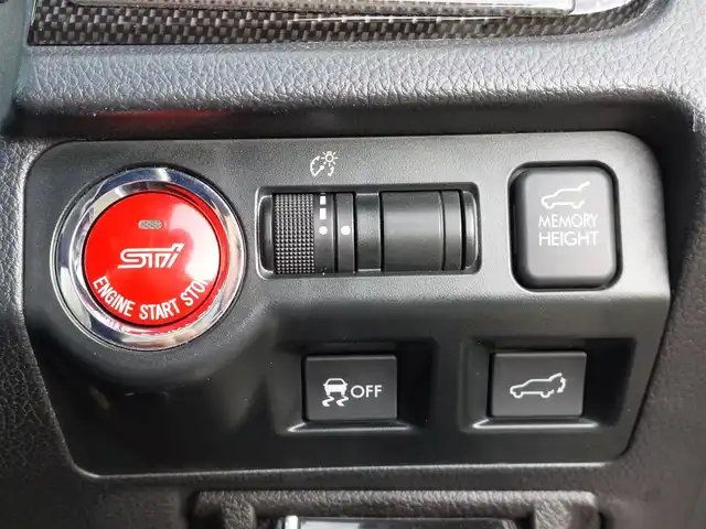 スバル フォレスター tS 東京都 2015(平27)年 9.5万km サテンホワイトパール 300台限定車/フロントスポイラー/専用ＢＢＳ製19インチアルミ/専用サスペンション/アイサイト/純正ダイアトーンサウンドナビ〔NR-MZ200PREMI〕/　・フルセグTV/　・Bluetooth接続/　・SDミュージックサーバー/　・CD/DVD再生/　・AM/FMラジオ/　・USB/アルパイン製フリップダウンモニター/バックカメラ/ビルトインETC/前後３６０°ドライブレコーダー〔ZDR037〕/社外ステアリング〔純正エアバッグ付き〕/ハーフレザーシート/シートヒーター/パワーシート/パワーリヤゲート/プッシュスタート/スマートキー×２/保証書/整備記録簿/取扱説明書