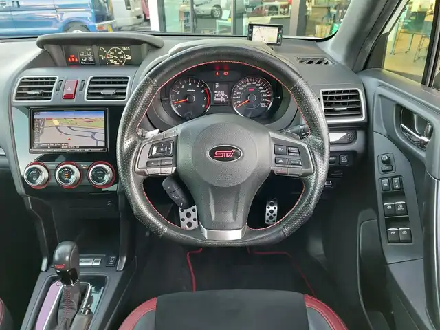 スバル フォレスター tS 東京都 2015(平27)年 9.5万km サテンホワイトパール 300台限定車/フロントスポイラー/専用ＢＢＳ製19インチアルミ/専用サスペンション/アイサイト/純正ダイアトーンサウンドナビ〔NR-MZ200PREMI〕/　・フルセグTV/　・Bluetooth接続/　・SDミュージックサーバー/　・CD/DVD再生/　・AM/FMラジオ/　・USB/アルパイン製フリップダウンモニター/バックカメラ/ビルトインETC/前後３６０°ドライブレコーダー〔ZDR037〕/社外ステアリング〔純正エアバッグ付き〕/ハーフレザーシート/シートヒーター/パワーシート/パワーリヤゲート/プッシュスタート/スマートキー×２/保証書/整備記録簿/取扱説明書
