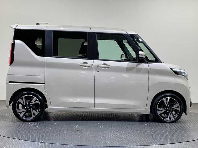 日産 ルークス HWS Gターボ プロパイロットED 愛媛県 2025(令7)年 0.5万km フローズンバニラパール ９型ナビ/フルセグ／Ｂｌｕｅｔｏｏｔｈ／ＵＳＢ/全方位カメラ/レーダークルーズコントロール/衝突軽減ブレーキ/ＥＴＣ/両側パワースライドドア/合皮シート/前後コーナーセンサー/レーンキープアシスト
