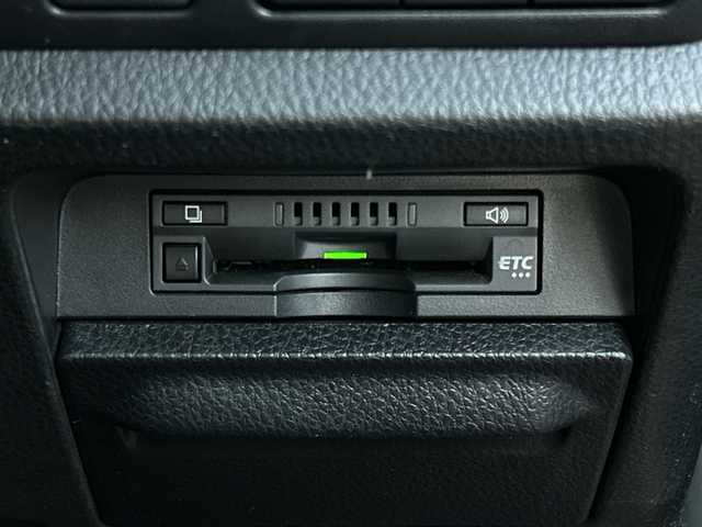 トヨタ ヴォクシー ZS 煌Ⅱ 沖縄県 2020(令2)年 4.6万km ブラック 純正ナビ/フルセグテレビ/バックカメラ/フリップダウンモニター/アイドリングストップ/クルーズコントロール/プッシュスタート/両側パワースライドドア/ETC/リアロールサンシェード/アダプティブハイビーム/コーナーセンサー/ドライブレコーダー/衝突被害軽減システム/スマートキー/Ｂｌｕｅｔｏｏｔｈ