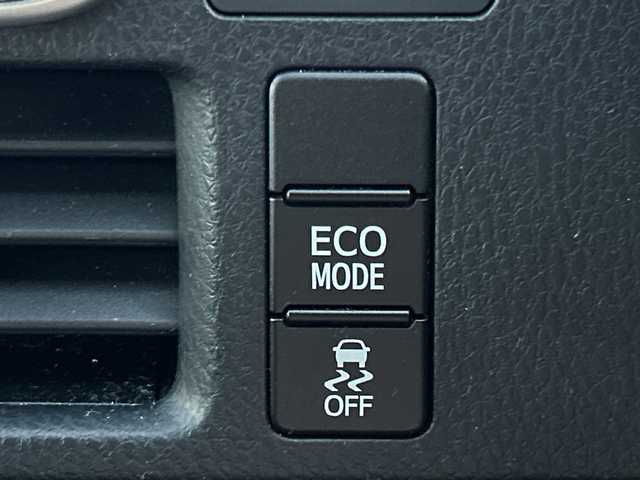 トヨタ ヴォクシー ZS 煌Ⅱ 沖縄県 2020(令2)年 4.6万km ブラック 純正ナビ/フルセグテレビ/バックカメラ/フリップダウンモニター/アイドリングストップ/クルーズコントロール/プッシュスタート/両側パワースライドドア/ETC/リアロールサンシェード/アダプティブハイビーム/コーナーセンサー/ドライブレコーダー/衝突被害軽減システム/スマートキー/Ｂｌｕｅｔｏｏｔｈ