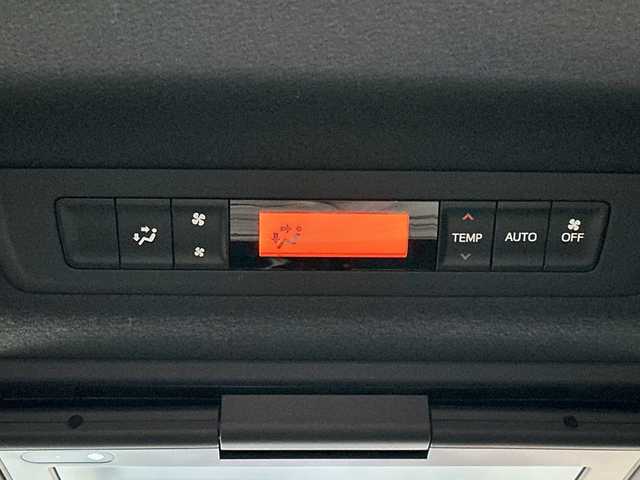 トヨタ ヴォクシー ZS 煌Ⅱ 沖縄県 2020(令2)年 4.6万km ブラック 純正ナビ/フルセグテレビ/バックカメラ/フリップダウンモニター/アイドリングストップ/クルーズコントロール/プッシュスタート/両側パワースライドドア/ETC/リアロールサンシェード/アダプティブハイビーム/コーナーセンサー/ドライブレコーダー/衝突被害軽減システム/スマートキー/Ｂｌｕｅｔｏｏｔｈ