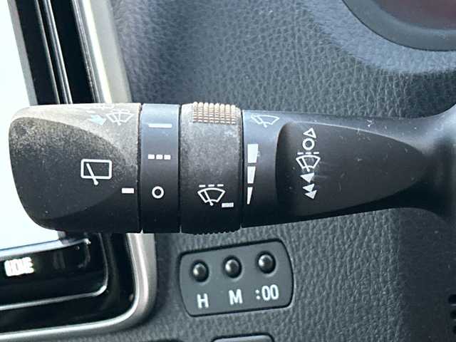 トヨタ ヴォクシー ZS 煌Ⅱ 沖縄県 2020(令2)年 4.6万km ブラック 純正ナビ/フルセグテレビ/バックカメラ/フリップダウンモニター/アイドリングストップ/クルーズコントロール/プッシュスタート/両側パワースライドドア/ETC/リアロールサンシェード/アダプティブハイビーム/コーナーセンサー/ドライブレコーダー/衝突被害軽減システム/スマートキー/Ｂｌｕｅｔｏｏｔｈ