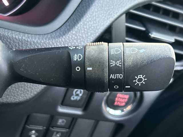 トヨタ ヴォクシー ZS 煌Ⅱ 沖縄県 2020(令2)年 4.6万km ブラック 純正ナビ/フルセグテレビ/バックカメラ/フリップダウンモニター/アイドリングストップ/クルーズコントロール/プッシュスタート/両側パワースライドドア/ETC/リアロールサンシェード/アダプティブハイビーム/コーナーセンサー/ドライブレコーダー/衝突被害軽減システム/スマートキー/Ｂｌｕｅｔｏｏｔｈ