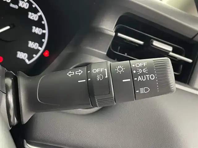 ホンダ ヴェゼル ハイブリッド e:HEV Z 埼玉県 2025(令7)年 0.1千km クリスタルブラックパール 登録済未使用車　純正９型ＤＡ　ＴＶ　ＢＴ　ＥＴＣ２．０　ＢＳＭ　バックカメラ　電動リアゲート　シートヒーター　ハーフレザーシート　ダウンヒルアシストコントロール　ホンダセンシング　LEDヘッドライト　置くだけ充電　ハンドルヒーター