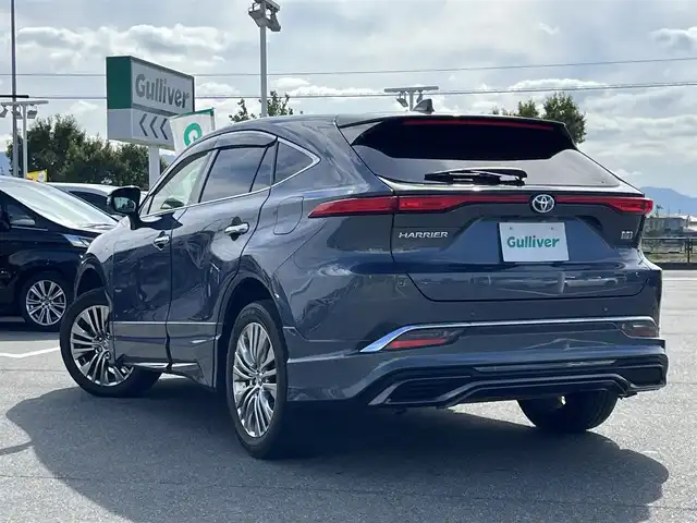 トヨタ ハリアー ハイブリッド Z レザーパッケージ 奈良県 2021(令3)年 2.7万km スレートグレーメタリック モデリスタフルエアロ/純正１２．３インチディスプレイオーディオ/（フルセグ/BT/AppleCarPlay/AndroidAuto)/ＪＢＬプレミアムサウンドシステム/レーダークルーズコントロール/アラウンドビューモニター/ブラインドスポットモニター/前後コーナーセンサー/プリクラッシュセーフティ/レーンキープアシスト/パワーバックドア/レザーシート/運転席メモリーシート/前席パワーシート/前席シートヒーター/前席エアーシート/ステアリングヒーター/デジタルインナーミラー/ＥＴＣ２．０/前方ドライブレコーダー/純正19インチAW/保証書/取り扱い説明書/スペアキーX1