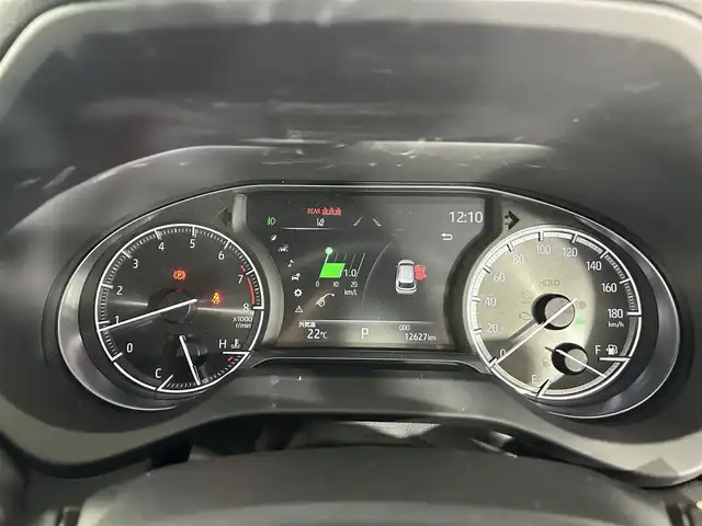 トヨタ ハリアー G 佐賀県 2023(令5)年 1.3万km プラチナホワイトパールマイカ 純正8インチディスプレイオーディオ/フルセグTV/Bluetooth/Androidauto/Applecarplay/バックカメラ/デジタルインナールームミラー/衝突被害軽減システム/ブラインドスポットモニター/レーダークルーズコントロール/レーンアシスト/パーキングサポートブレーキ/ロードサインアシスト/LEDヘッドライト/LEDフォグライト/オートライト/オートマチックハイビーム/電子パーキング/ブレーキホールド/ビルトインETC2.0/前後ドライブレコーダー/パワーバックドア/運転席パワーシート/ハーフレザーシート/ISOFIX対応/オートワイパー/純正18インチアルミホイール/純正フロアマット