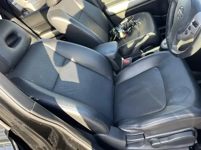 日産 エクストレイル 20Xtt 宮崎県 2012(平24)年 8万km ダイヤモンドブラック ４WD/ダウンヒルアシストコントロール/純正ナビ/（AVC－ZH77）（フルセグ）（BT）/クルーズコントロール/シートヒーター/（助手席シートヒーター付き）（リアシートヒーター付き）/パワーステアリング/パワーウィンドウ/純正アルミホイール/純正LEDライト/エアバックW/純正フロアマット/オートライト/ABS/ETC/AAC